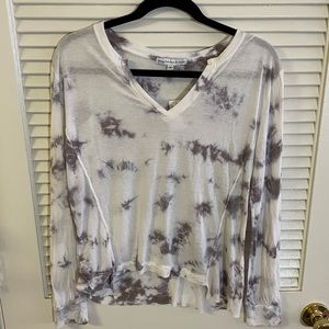 Young Fabulous & Broke | White & Gray Tie Dye Long Sleeve Shirt Size: S